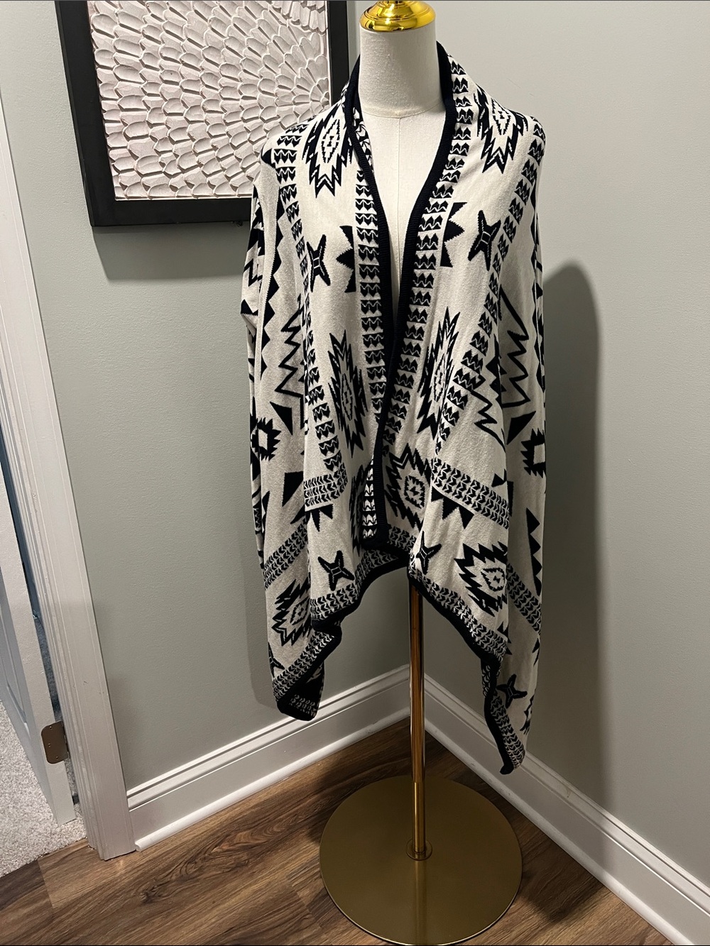 Black & White Aztec Open-Front Poncho Wrap